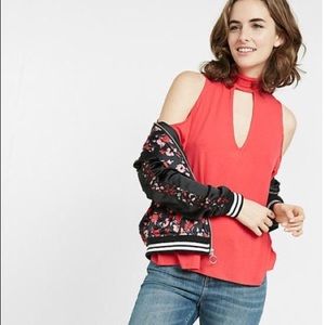 FINAL PRICE DROP🔥Express Keyhole Mock Neck Tee